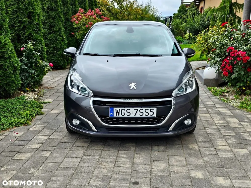 Peugeot 208 2019 photo 2