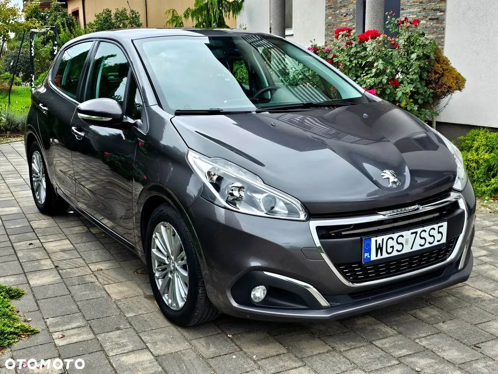 Peugeot 208 2019 photo 3
