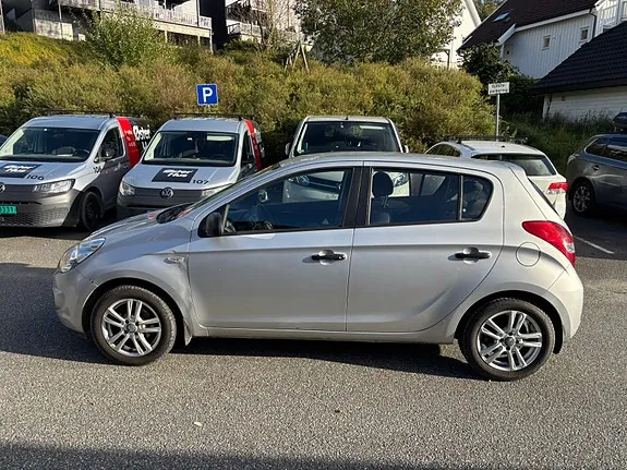 Hyundai I20 2010 photo 2