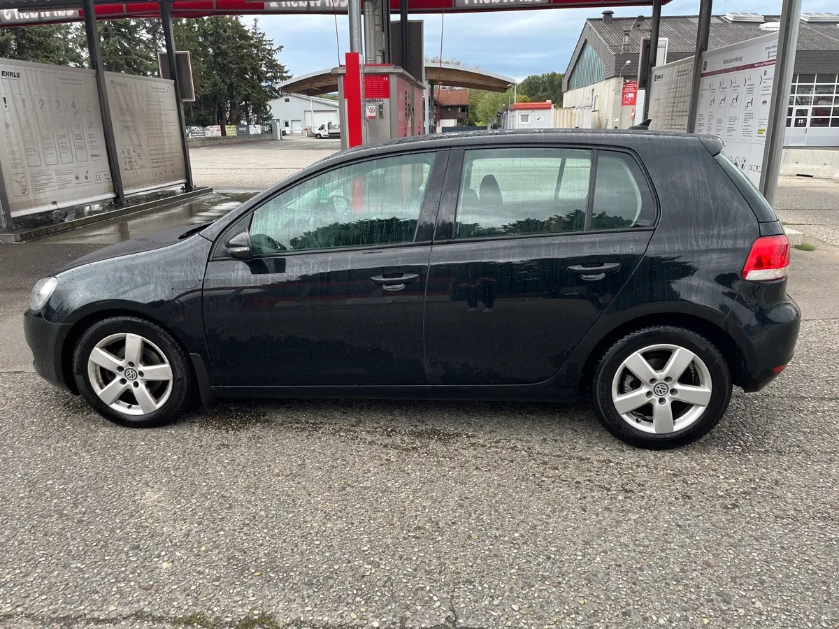 Volkswagen Golf 2012 photo 2