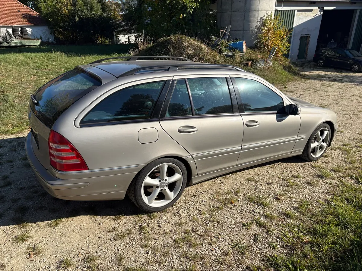 Mercedes-Benz C-Class 2003 photo 3