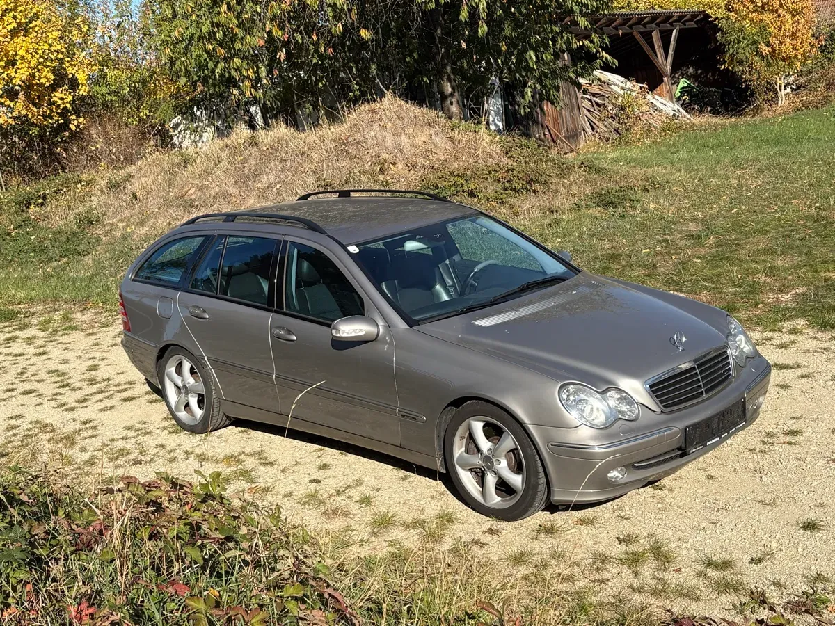 Mercedes-Benz C-Class 2003 photo 2