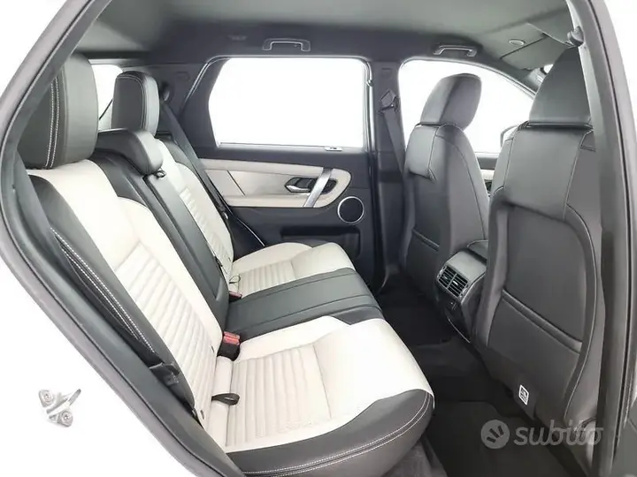Land Rover Discovery Sport 2023 photo 5