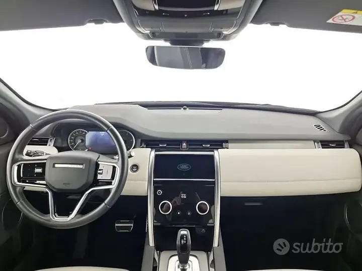 Land Rover Discovery Sport 2023 photo 4