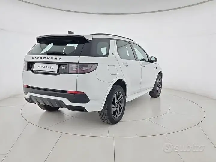 Land Rover Discovery Sport 2023 photo 2