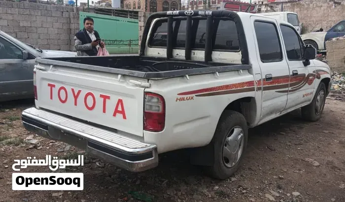 Toyota Hilux 2003 photo 3
