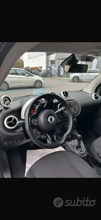 Smart Fortwo 2018 photo 2