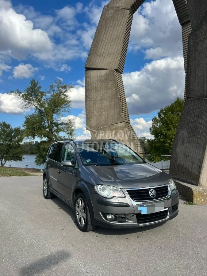 Volkswagen Touran 2008 photo 4