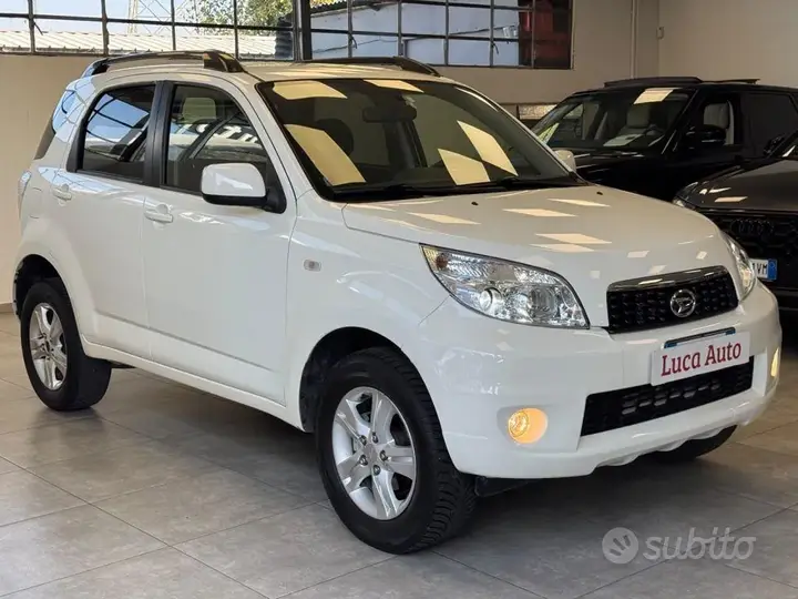 Daihatsu Terios 2012 photo 3
