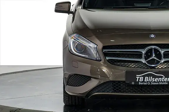 Mercedes-Benz A 180 2013 photo 4