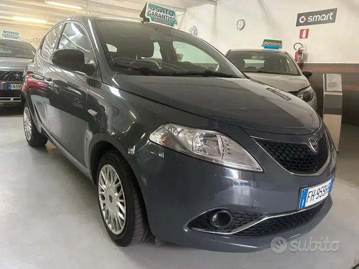 Lancia Ypsilon 2017 photo 2