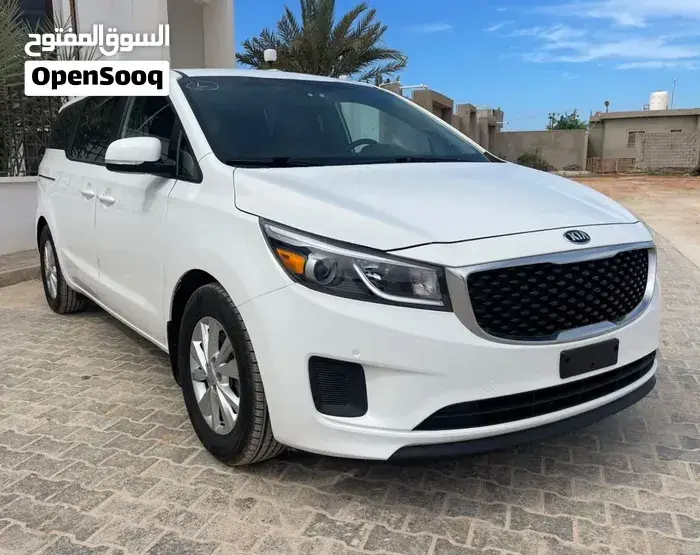 Kia Sedona 2018 photo 2