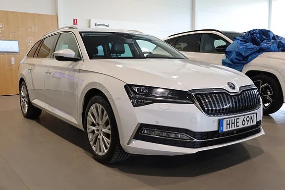 Skoda Superb 2022 photo 4