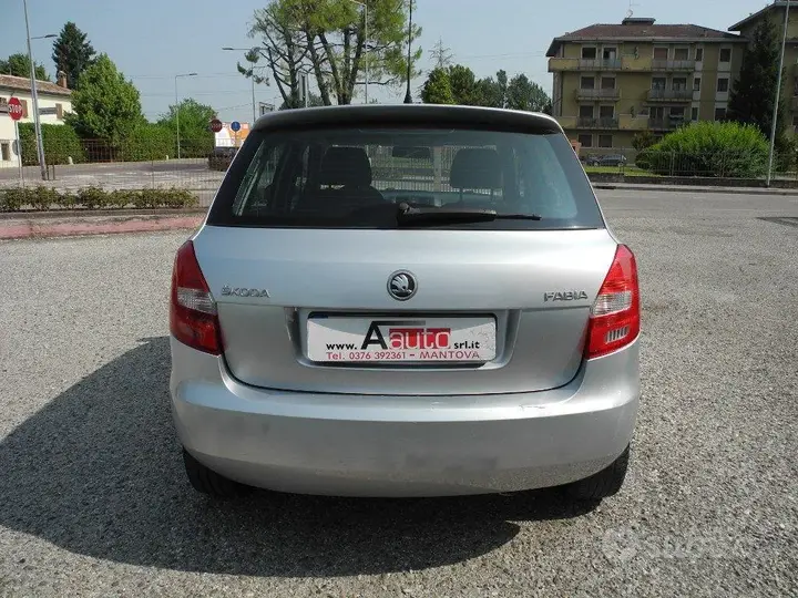Skoda Fabia 2015 photo 4