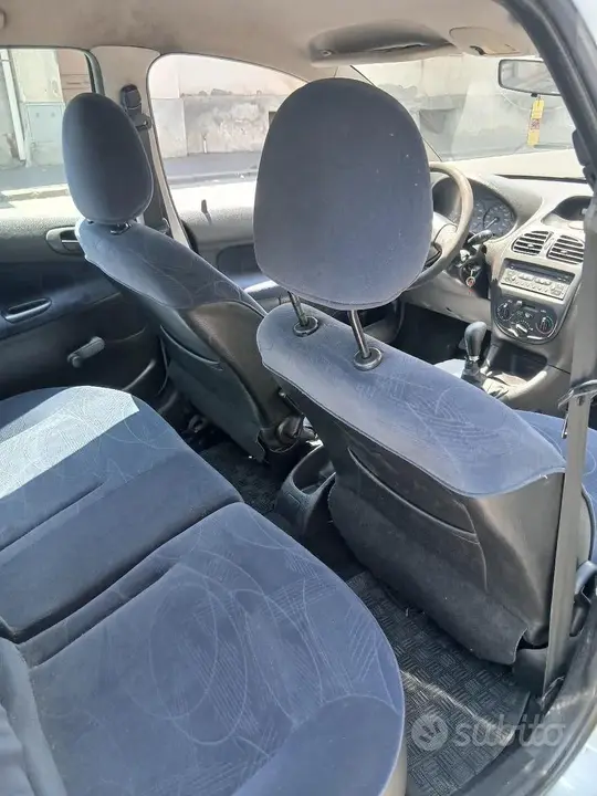Peugeot 206 2003 photo 5