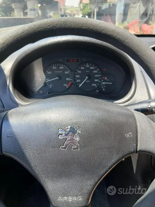 Peugeot 206 2003 photo 4