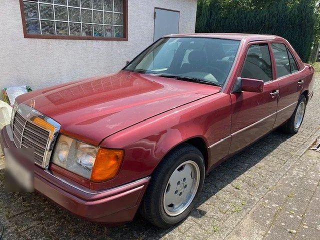 Mercedes-Benz 200E
