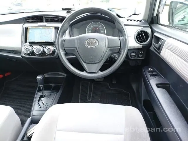 Toyota Corolla Axio 2013 photo 4