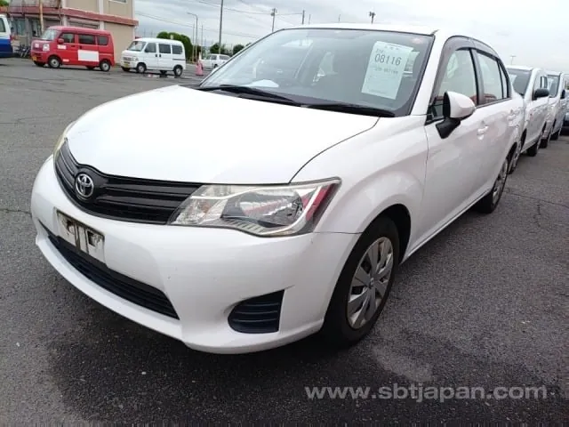 Toyota Corolla Axio 2013 photo 2