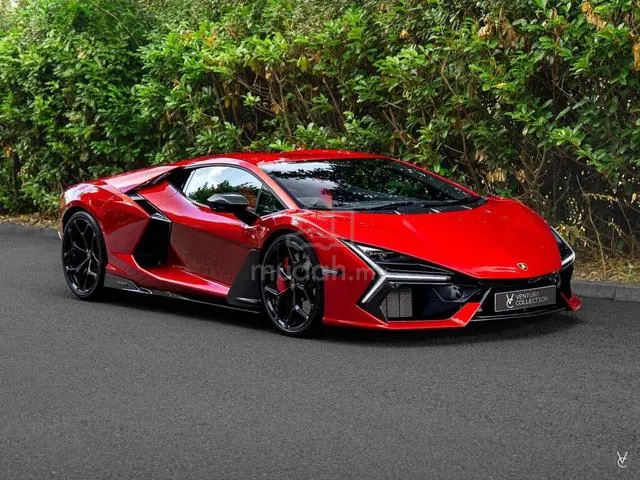 Lamborghini Revuelto