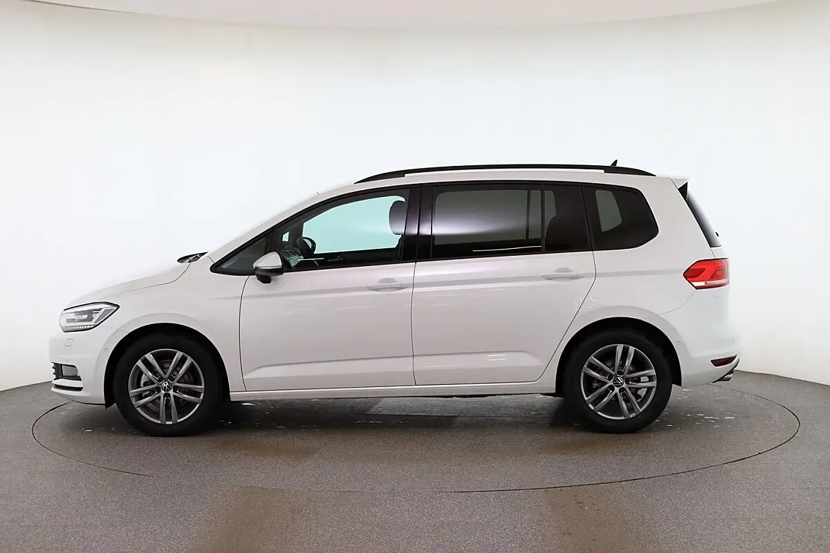 Volkswagen Touran 2026 photo 2