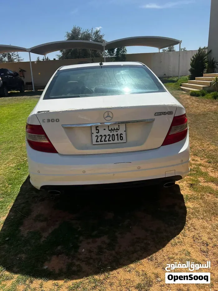 Mercedes-Benz C-Class 2011 photo 2