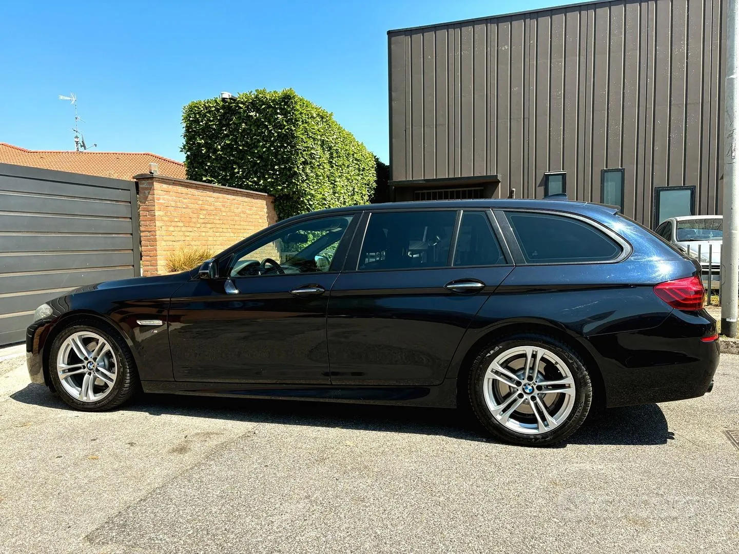 BMW 5 Series 2015 photo 5