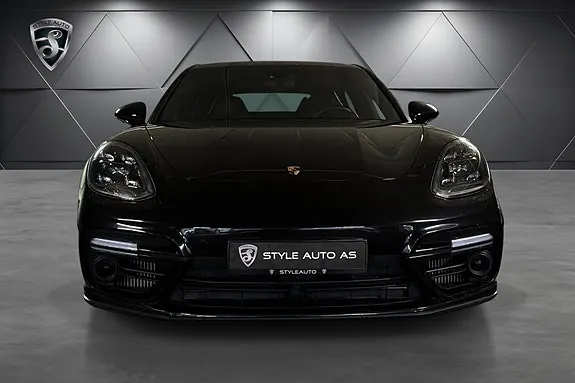 Porsche Panamera Turbo S 2018 photo 2