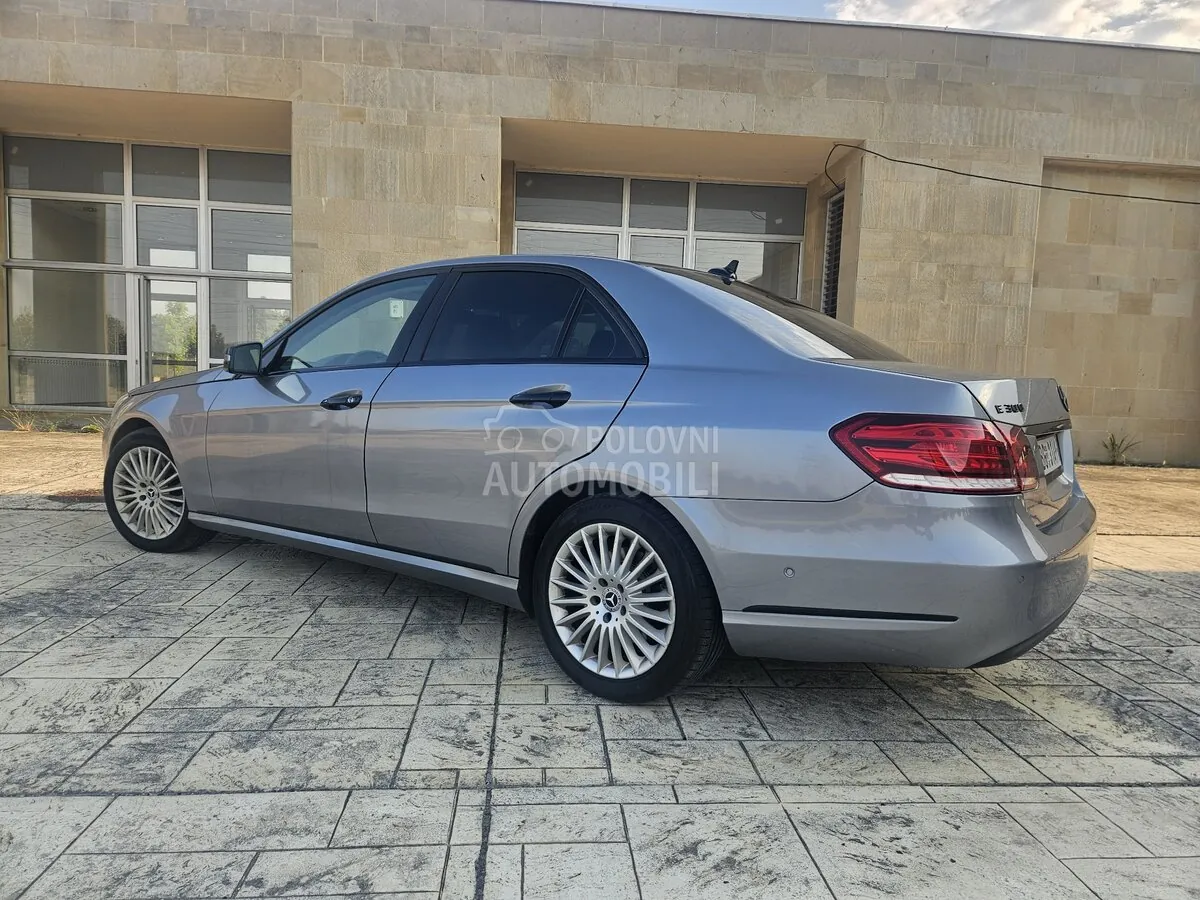 Mercedes-Benz E 300 2013 photo 4