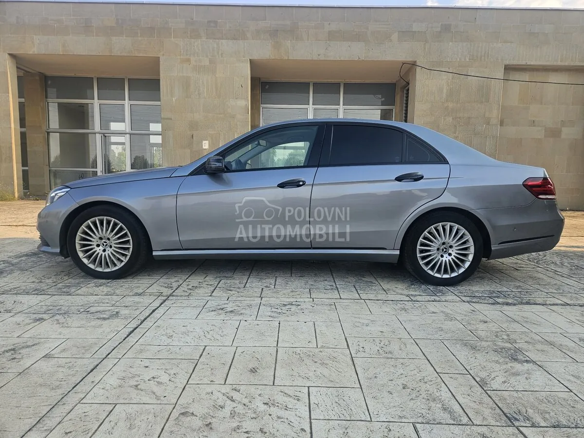 Mercedes-Benz E 300 2013 photo 3