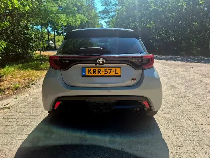 Toyota Yaris 2023 photo 3
