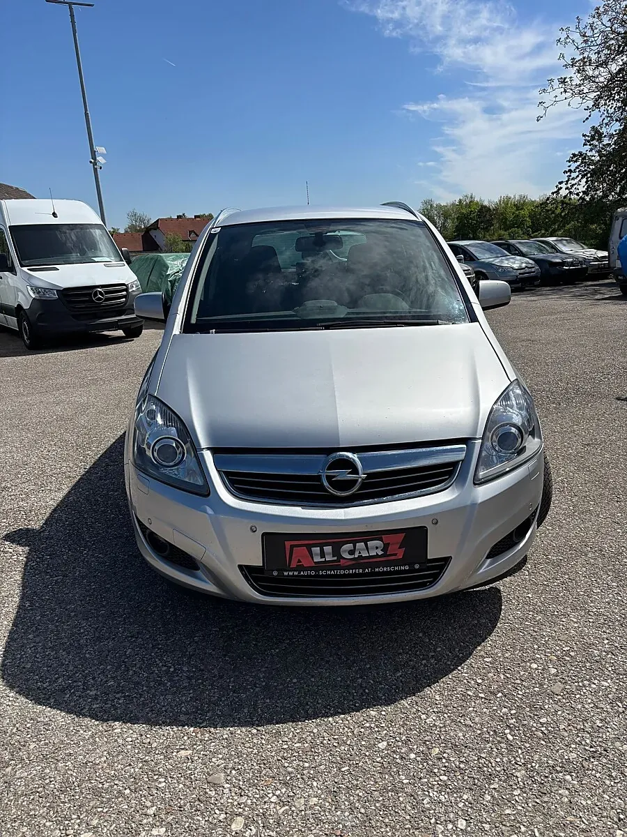 Opel Zafira 2013 photo 3
