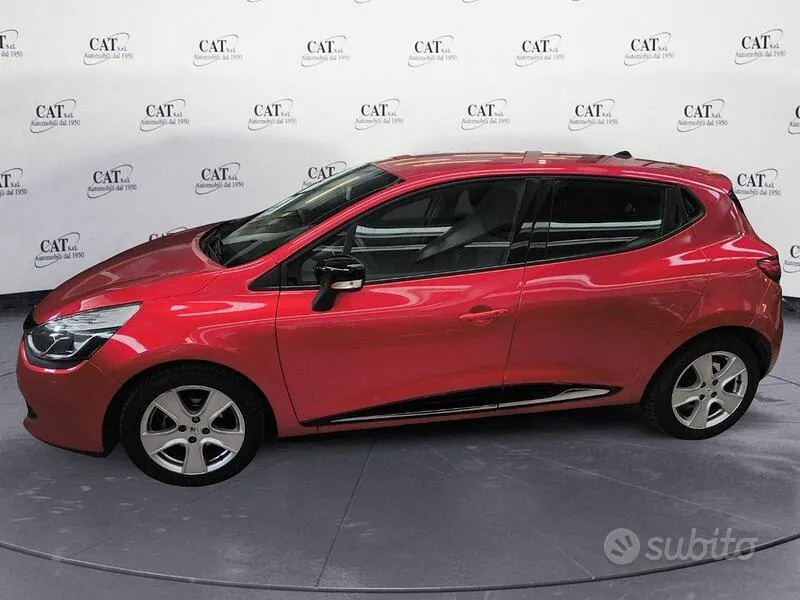 Renault Clio 2012 photo 2