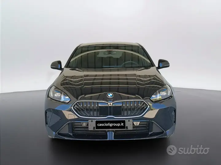 BMW 1 Series 2025 photo 2