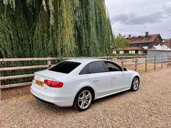 Audi A4 2013 photo 5