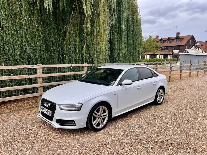 Audi A4 2013 photo 3