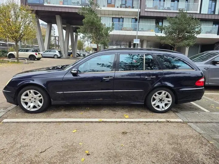 Mercedes-Benz E-Class 2004 photo 4