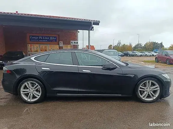 Tesla Model S 2015 photo 5