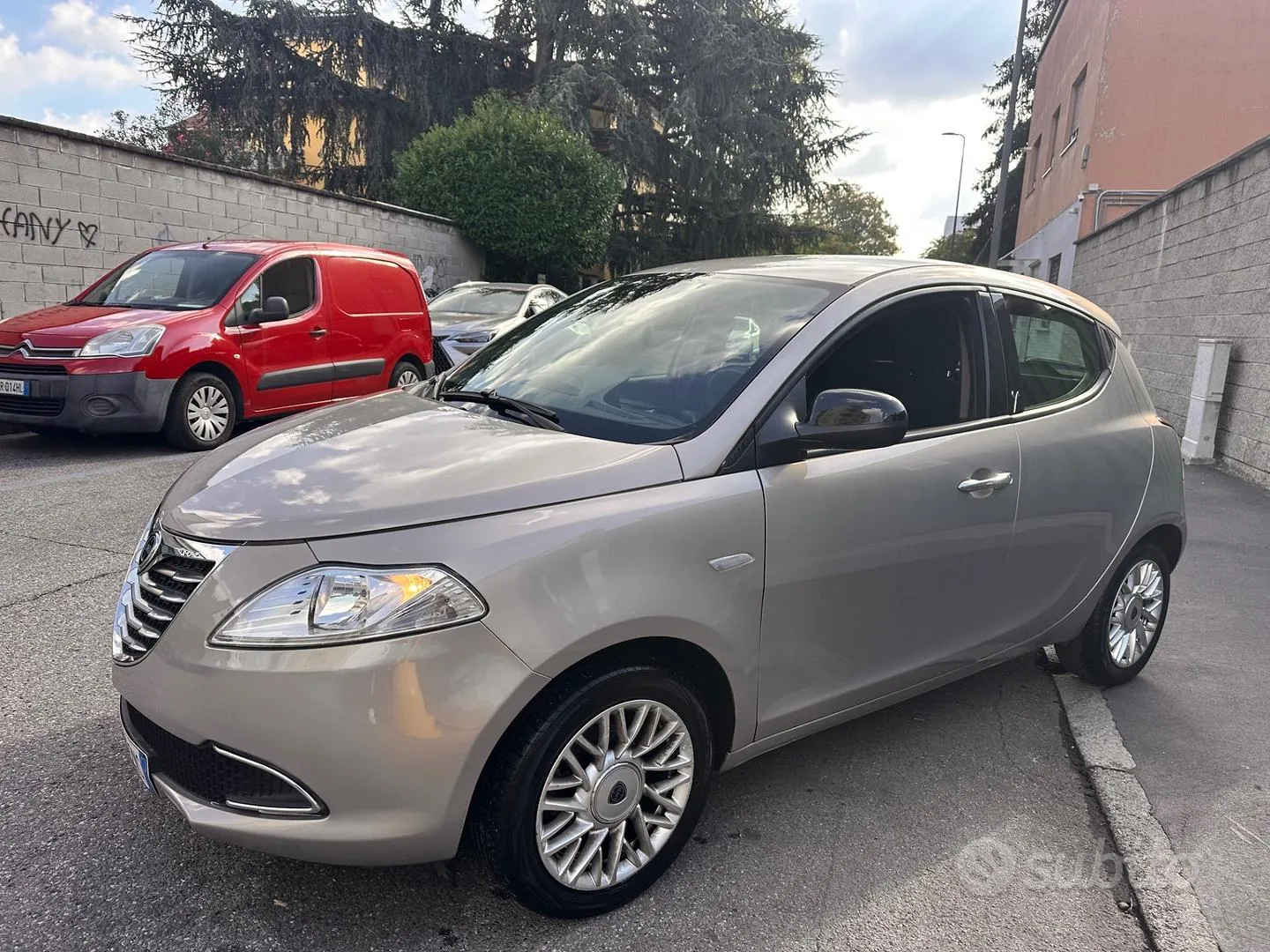 Lancia Ypsilon 2013 photo 2