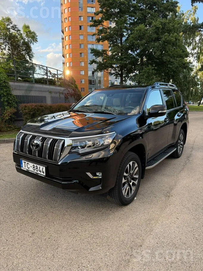 Toyota Land Cruiser 2022 photo 2