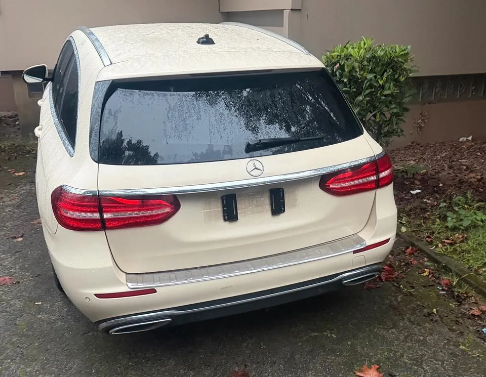 Mercedes-Benz E220D