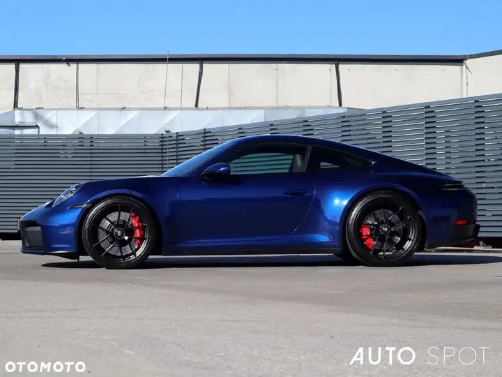 Porsche 911 Carrera 2025 photo 2