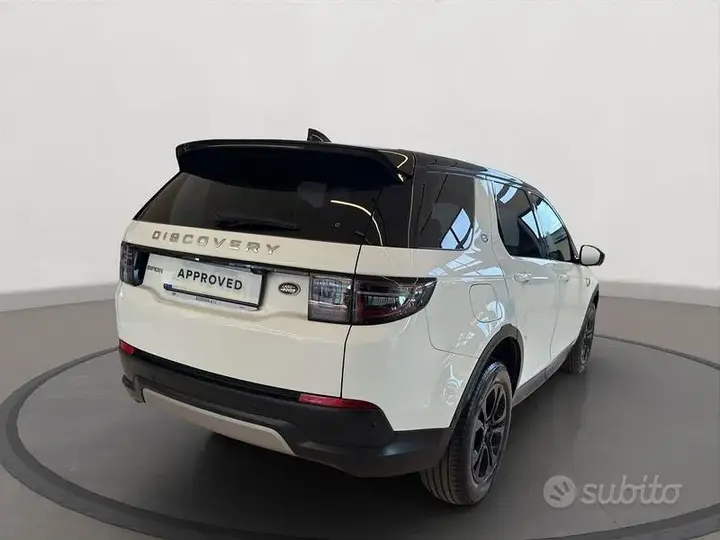 Land Rover Discovery Sport 2022 photo 2