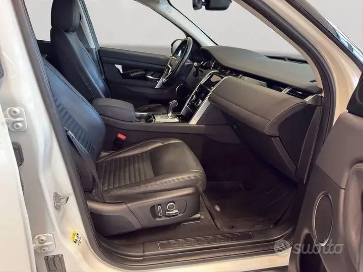 Land Rover Discovery Sport 2022 photo 3