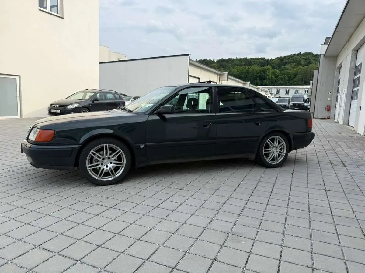 Audi 100