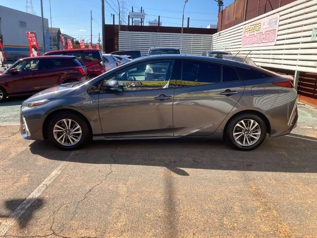 Toyota Prius Phv 2019 photo 5