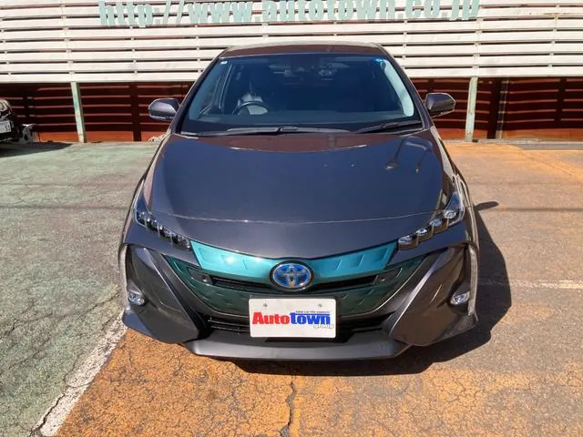 Toyota Prius Phv 2019 photo 4