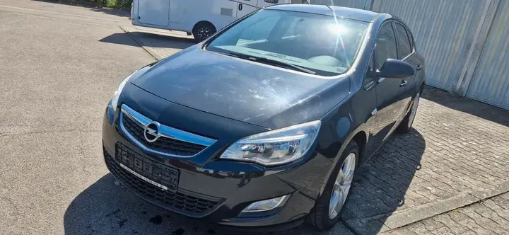 Opel Astra J