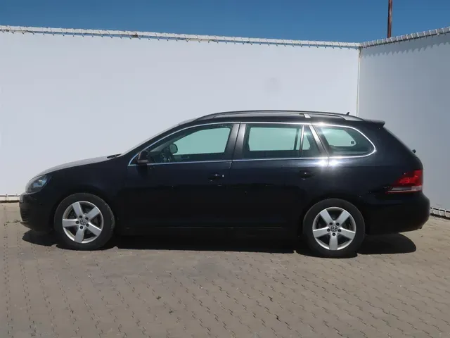 Volkswagen Golf Variant 2012 photo 2