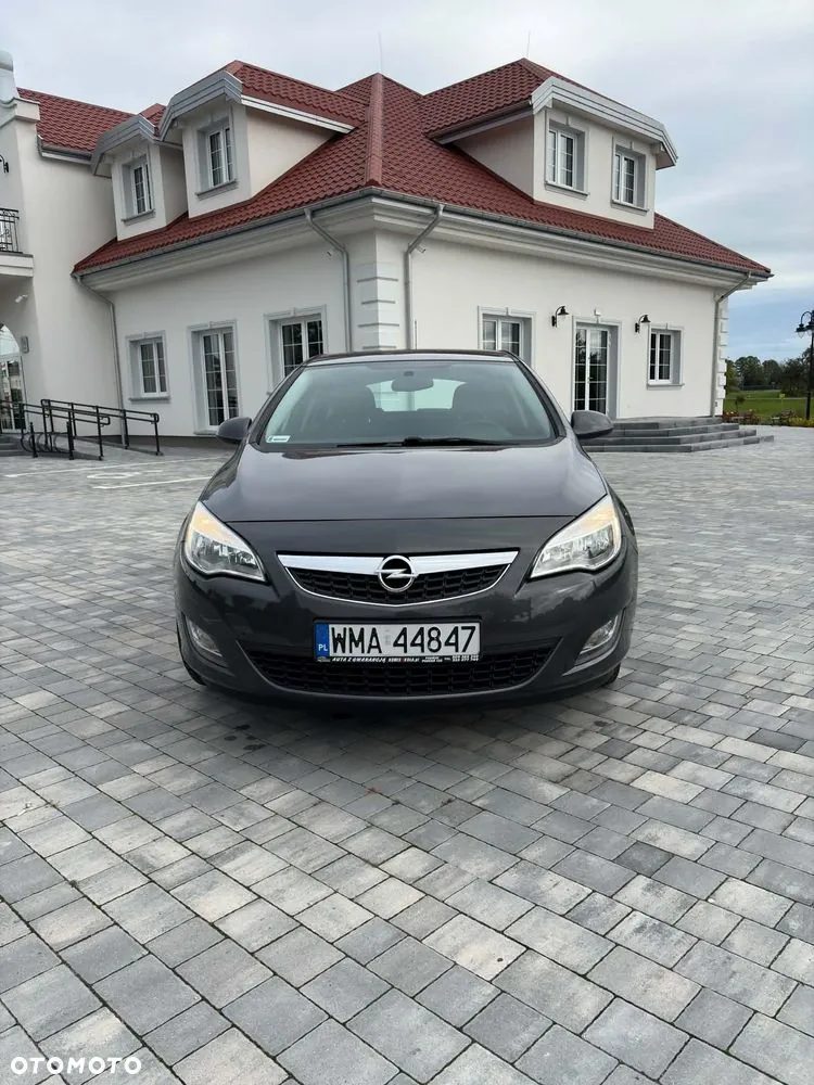 Opel Astra 2012 photo 3